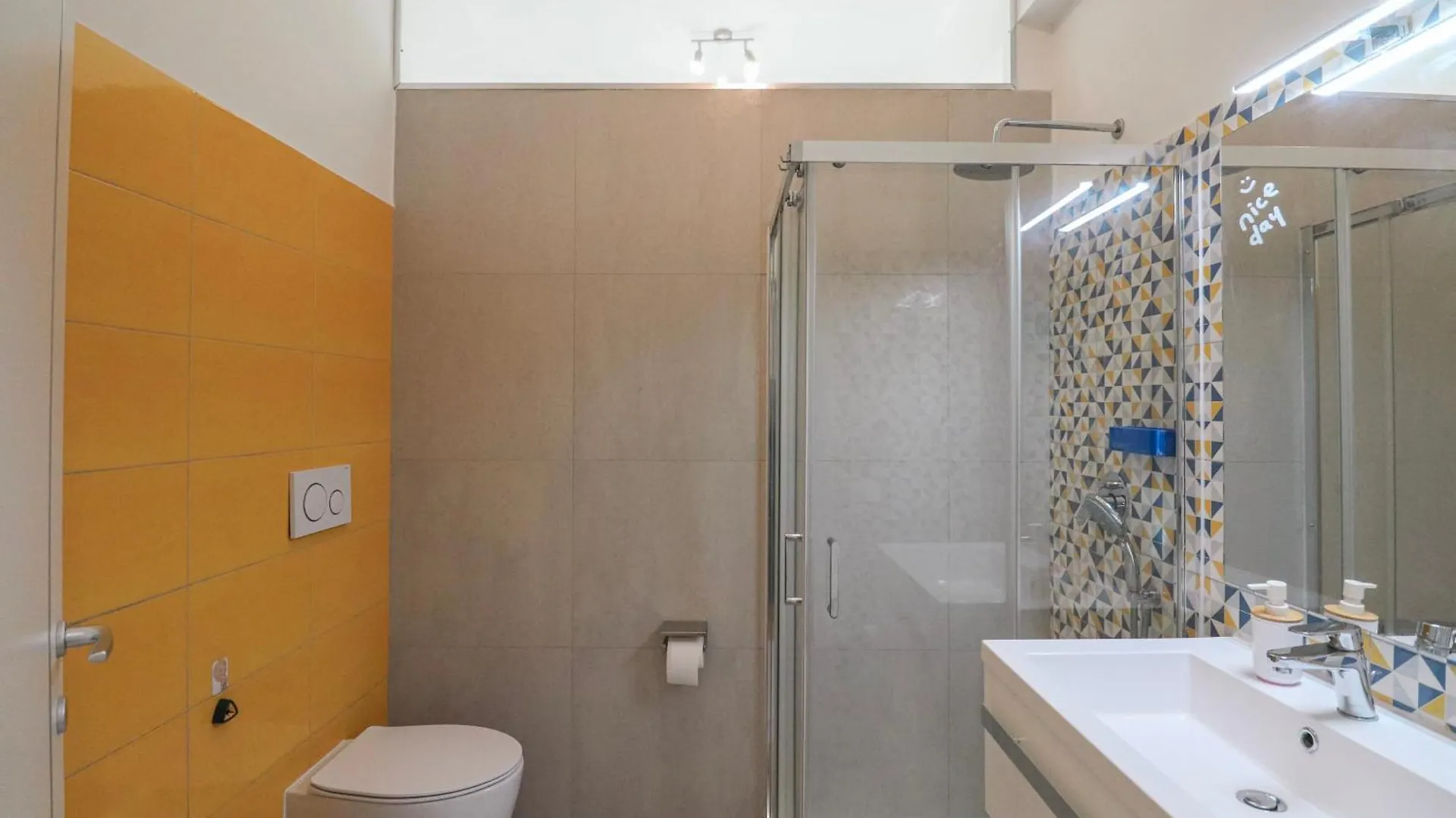 Stazione 5Min- Moderno Ed Elegante Appartamento 罗马 公寓